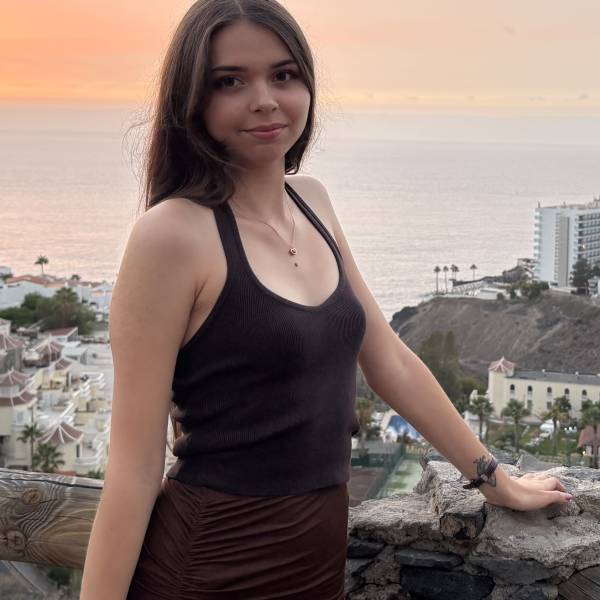 modelka s ID 0102XN4XBS p031