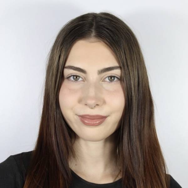 modelka s ID 0102XQ8TDA p021