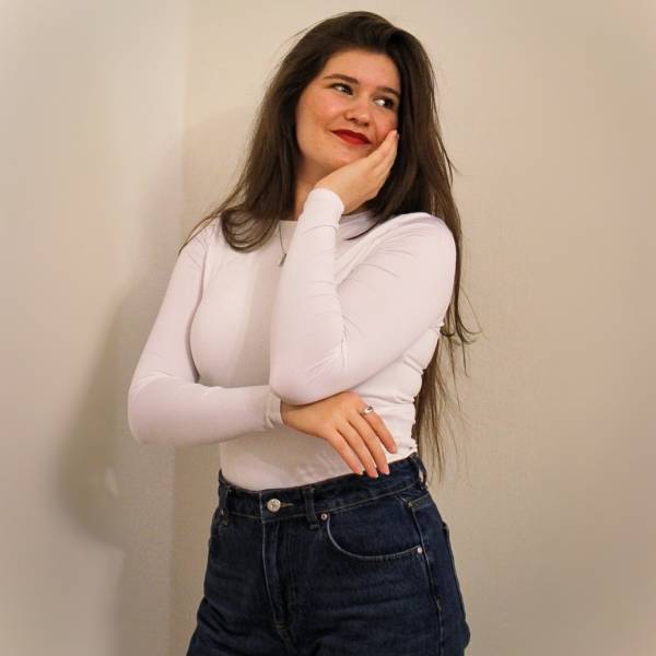 modelka s ID 0102XRBNGT p031