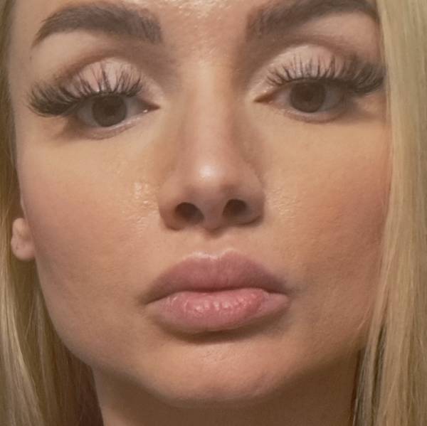 modelka s ID 0102XSG02Y p021