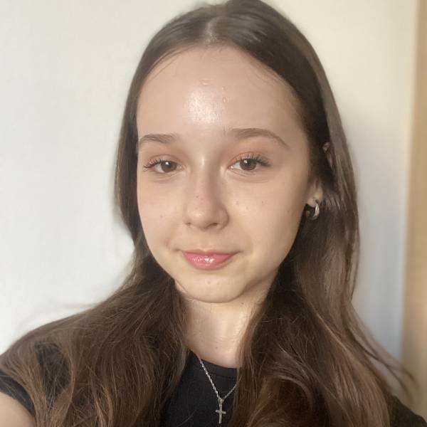 modelka s ID 0102XTFKHK p021