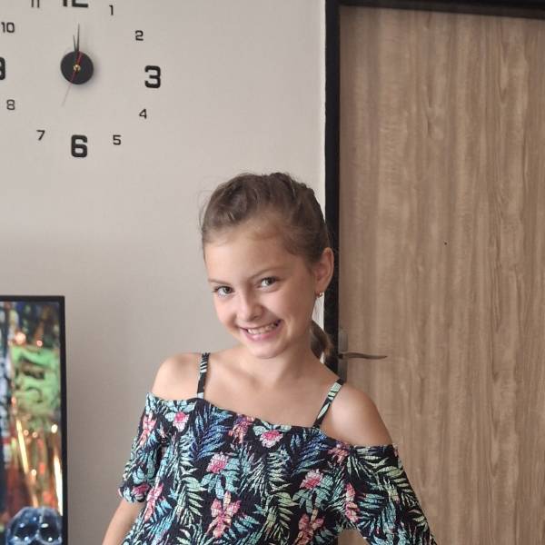 modelka s ID 0102XVEA1B p021