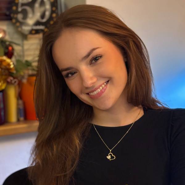 modelka s ID 0102XXIU7V p021