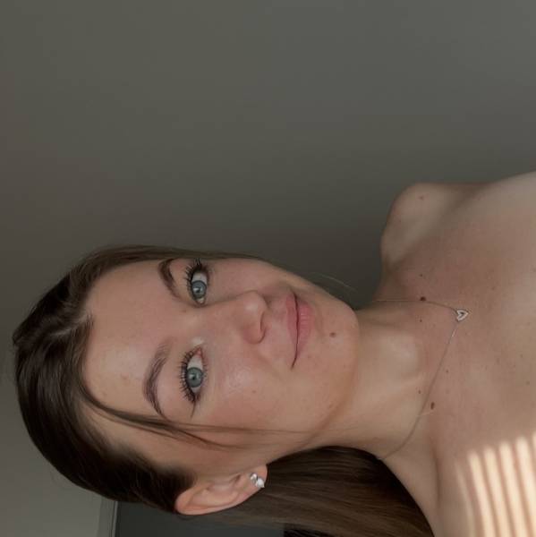 modelka s ID 0102Y2X19N p021