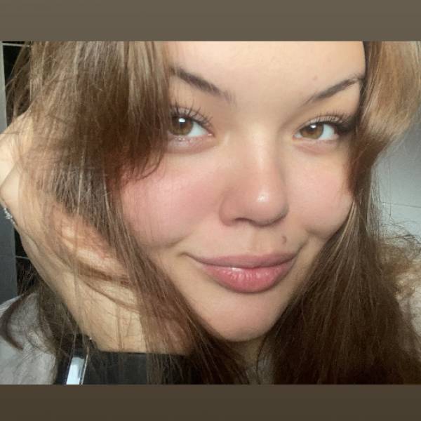 modelka s ID 0102Y33Y7Q p021