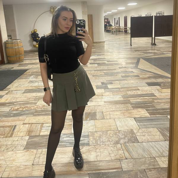 modelka s ID 0102Y5LJ8X p031