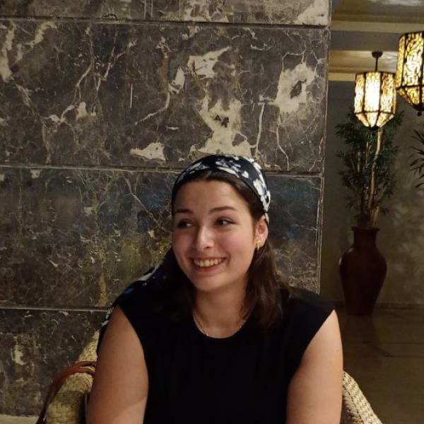 modelka s ID 0102Y9Z7PG p021