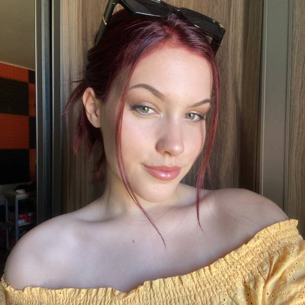 modelka s ID 0102YBSONA p021