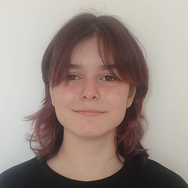 modelka s ID 0102YEB3OL p021