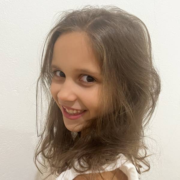 modelka s ID 0102YFY3JV p021