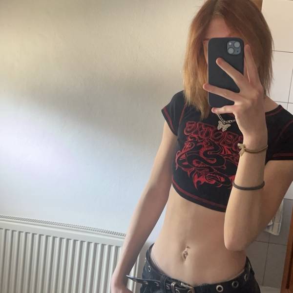 modelka s ID 0102YH2I4B p031