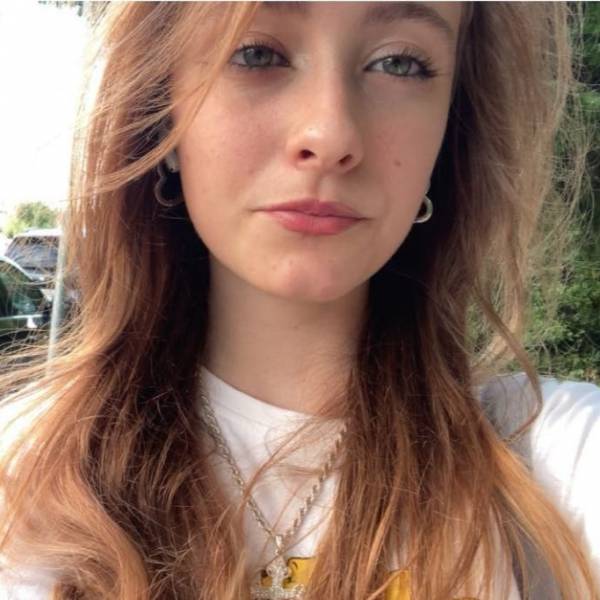 modelka s ID 0102YJBNK2 p021