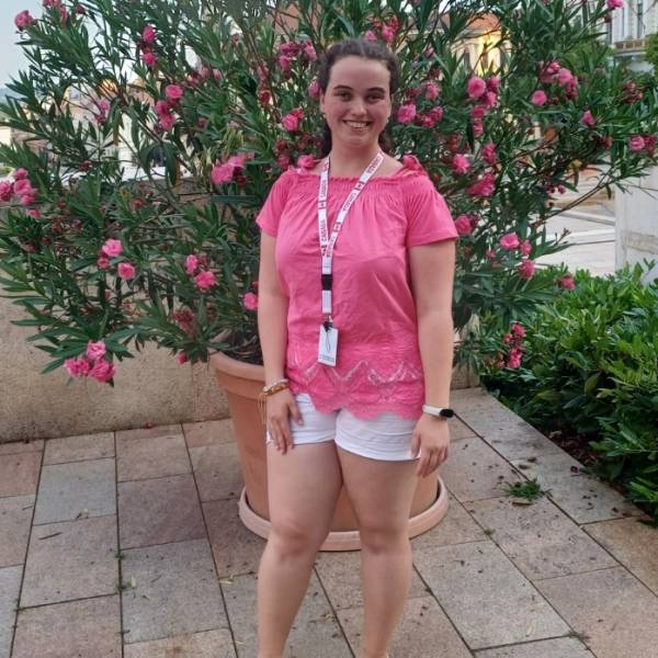 modelka s ID 0102YKM8V3 p031