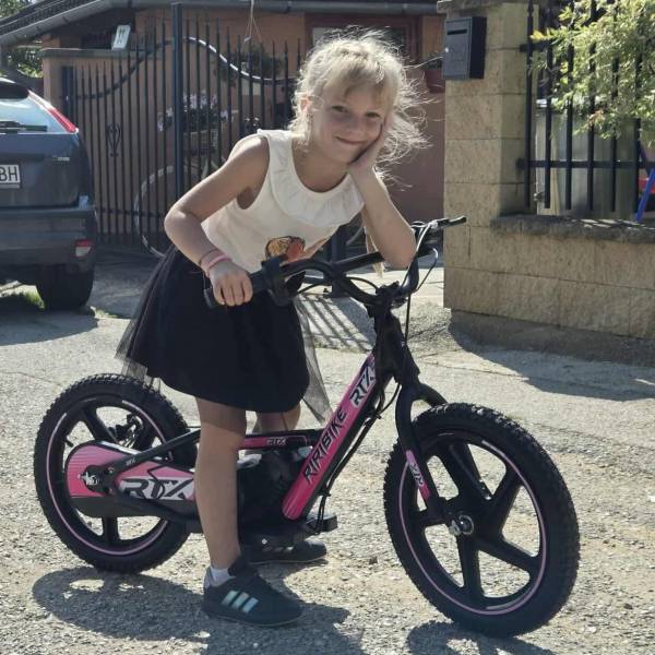 fotografia p012 profilu 0102YKU8VM