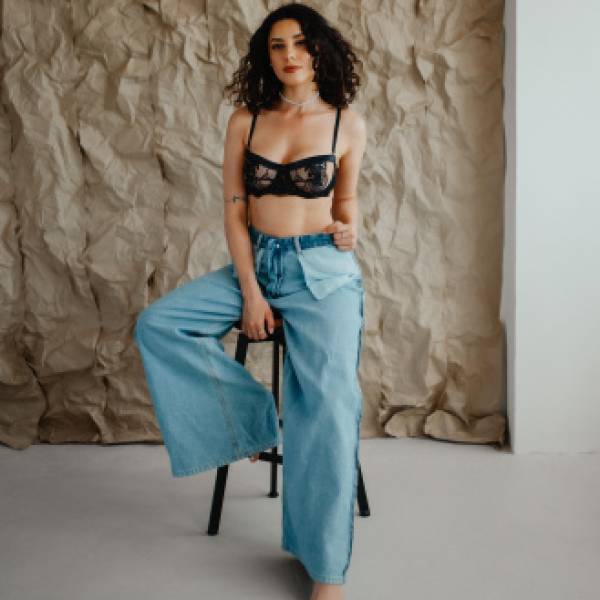 modelka s ID 0102YL1EZ8 p031