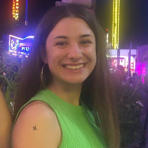 modelka s ID 0102YMFZZ7 p021