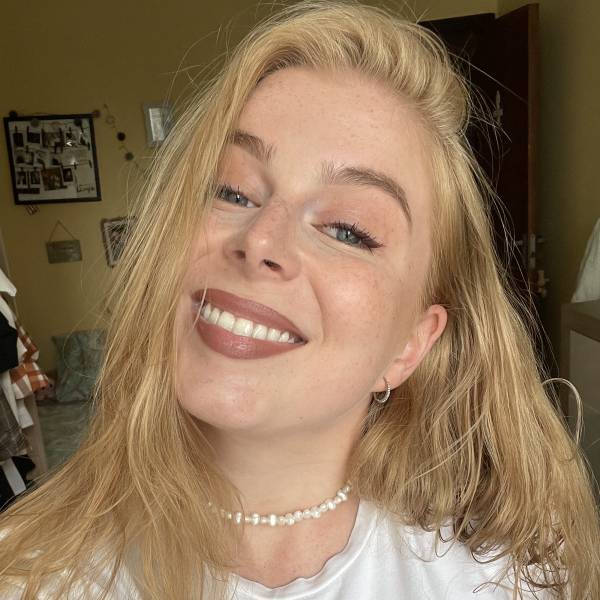 modelka s ID 0102YU0OEG p021