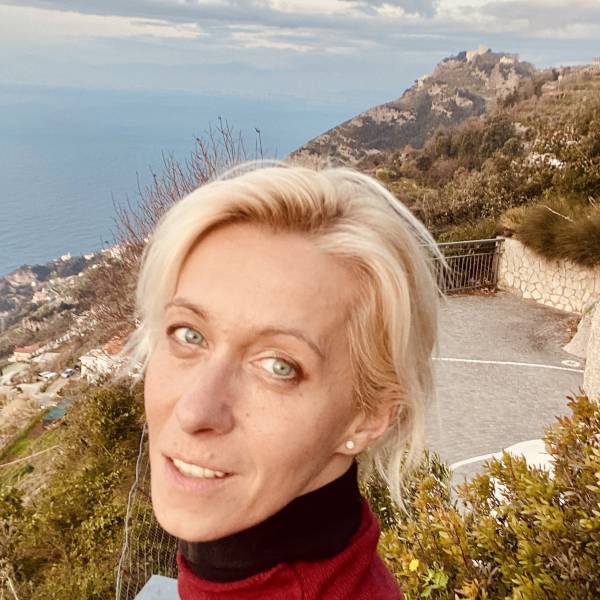 modelka s ID 0102YUN8MW p021