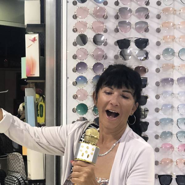 modelka s ID 0102YV5SR8 p021