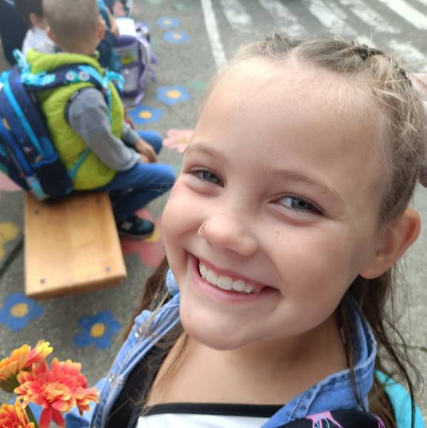 modelka s ID 0102YWPM4W p021