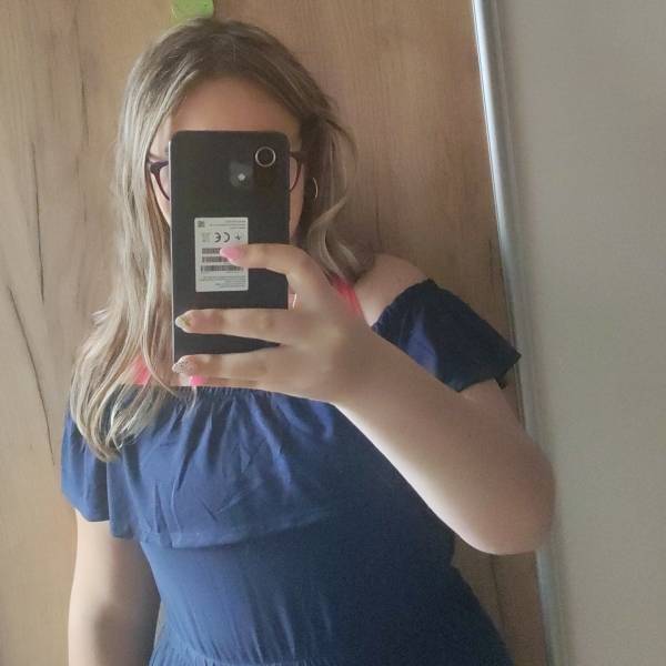 modelka s ID 0102YYYVW7 p031