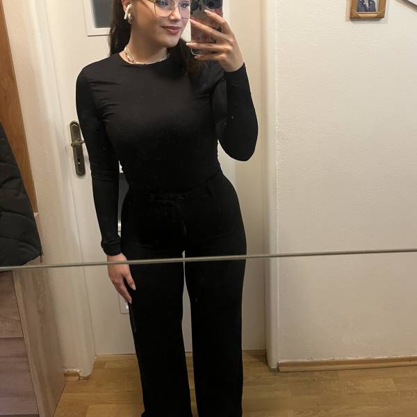 modelka s ID 0102Z3IXDH p031