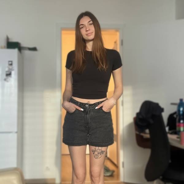 modelka s ID 0102Z3RJBK p031