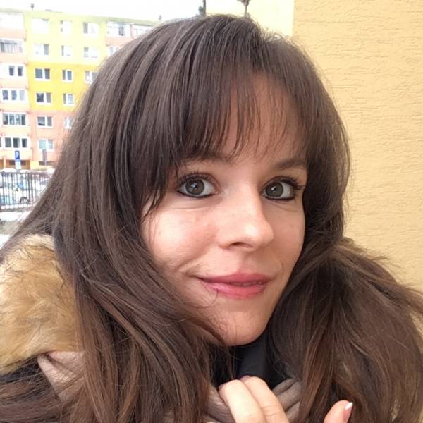 modelka s ID 0102Z5Y4YB p021