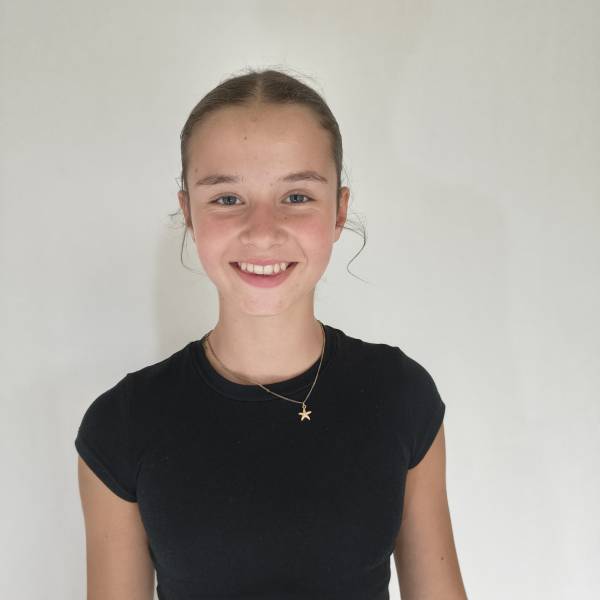 modelka s ID 0102ZB6PAL p021