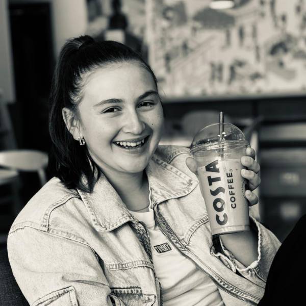 modelka s ID 0102ZGC6NU p021