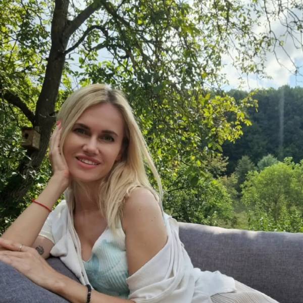 modelka s ID 0102ZIRYYN p021