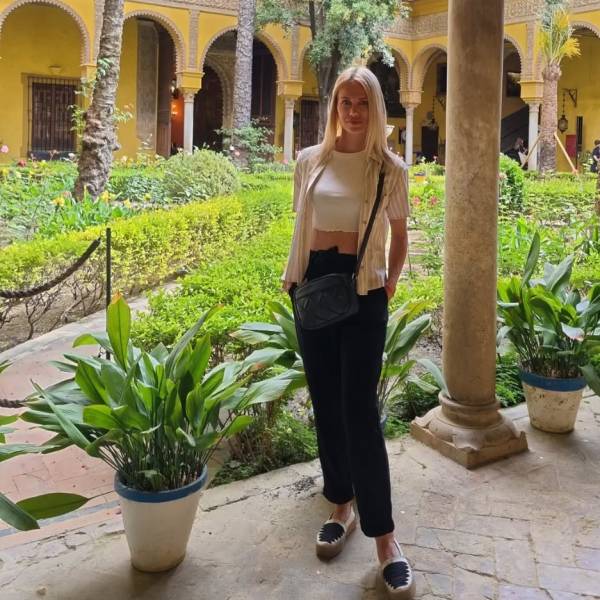 modelka s ID 0102ZIRYYN p031