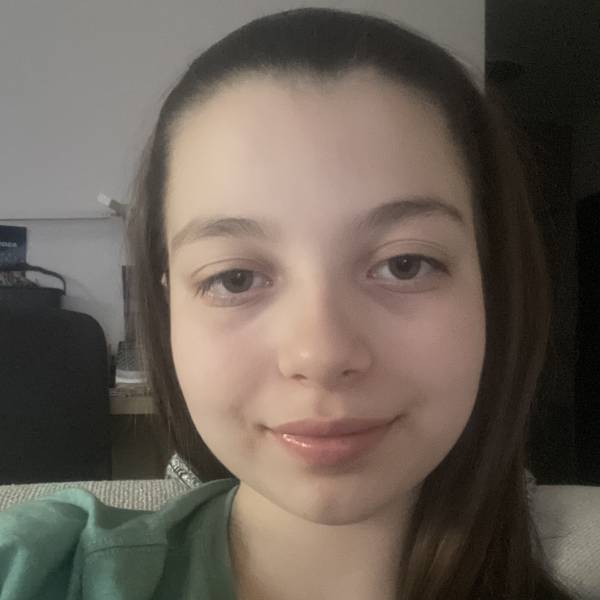 modelka s ID 0102ZMVRYH p021