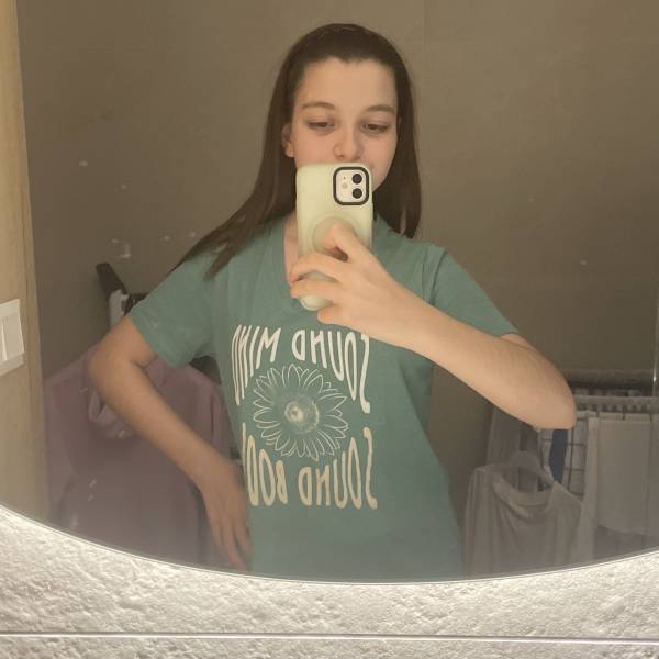 modelka s ID 0102ZMVRYH p031