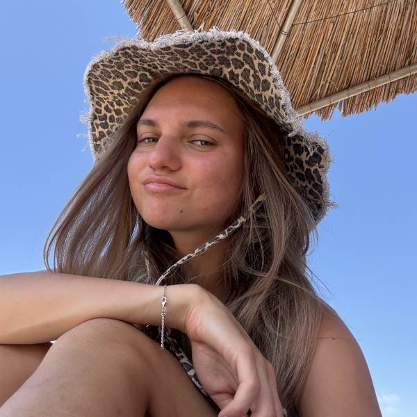 modelka s ID 0102ZODISX p021