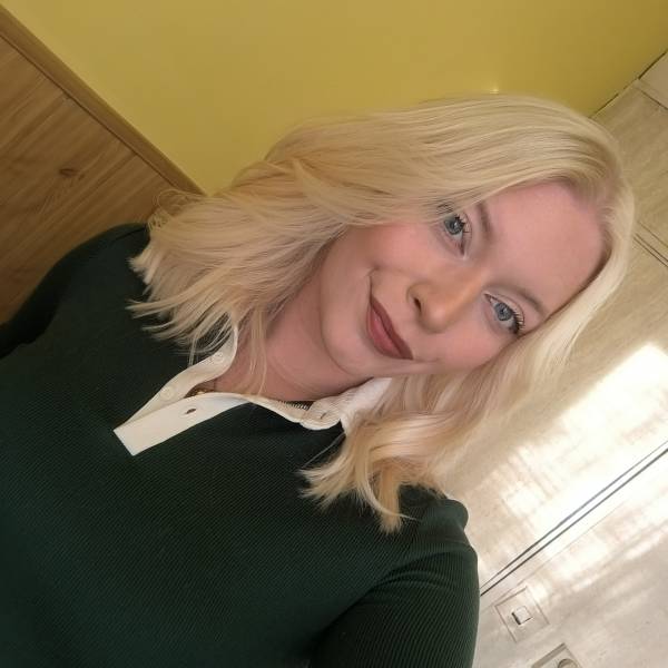 modelka s ID 0102ZP4GUU p021