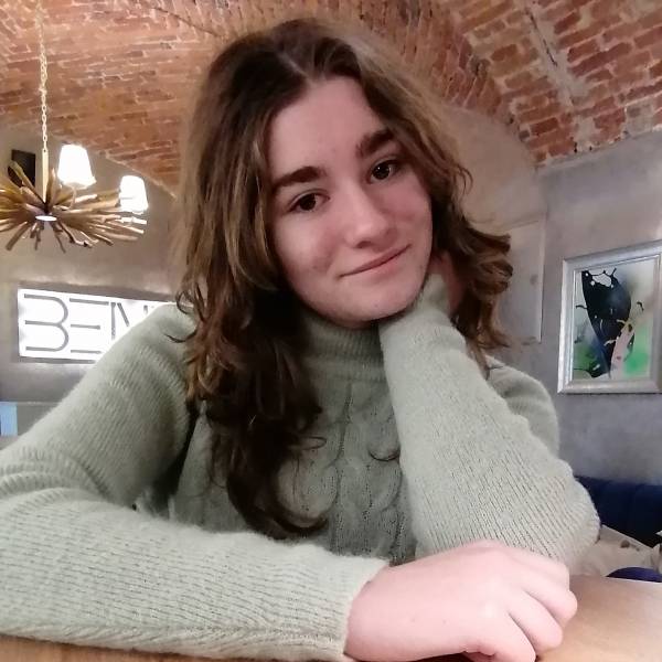 modelka s ID 0102ZU1RY2 p021