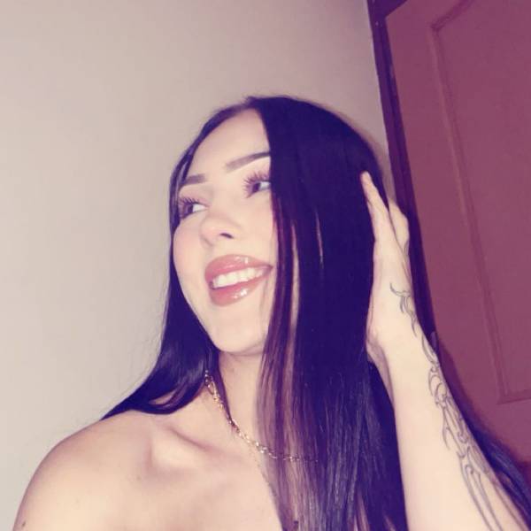 modelka s ID 0102ZUR67H p021