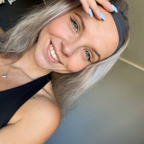 modelka s ID 0102ZV6L9X p021