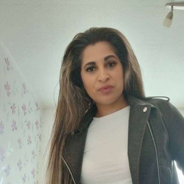 modelka s ID 0102ZY80H2 p031