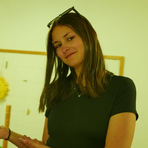 modelka s ID 0102ZYQ66C p021