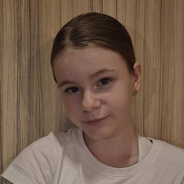 modelka s ID 010320FLHC p021