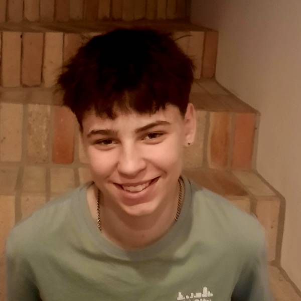 modelka s ID 04010B5C3Z p017