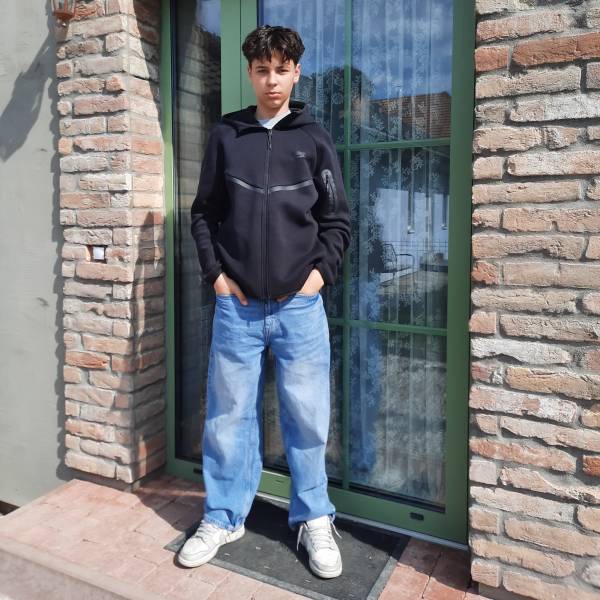 modelka s ID 04010B5C3Z p018