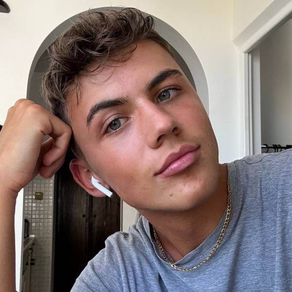 modelka s ID 04010ZO0OU p016