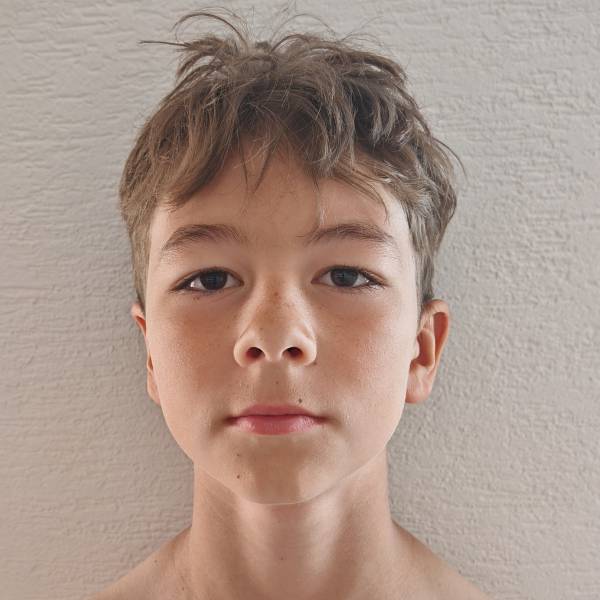 modelka s ID 040111B4CO p016