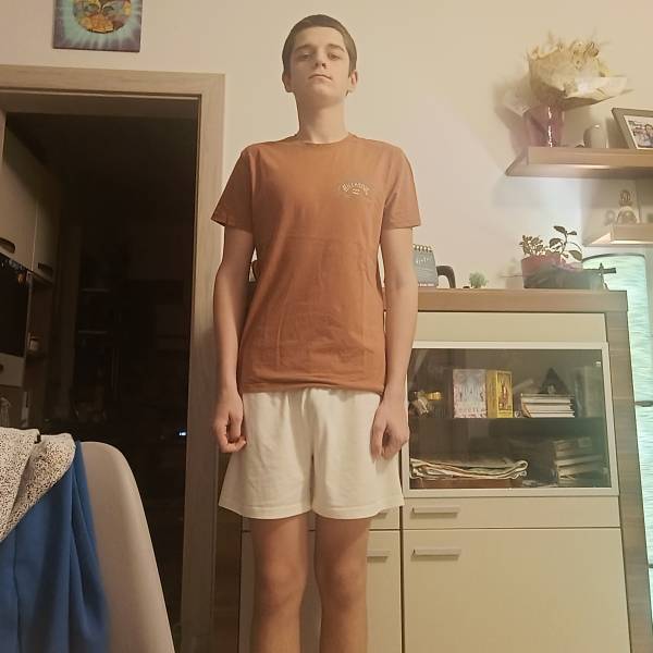 modelka s ID 040125OZKY p018