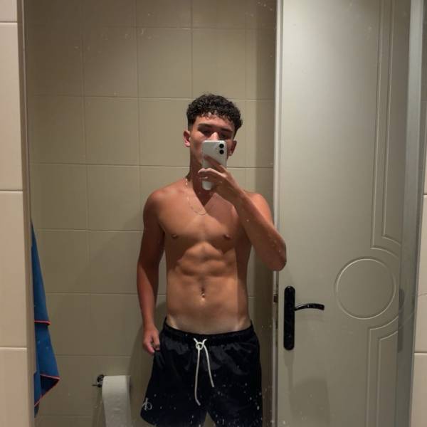 modelka s ID 040130MMU3 p018