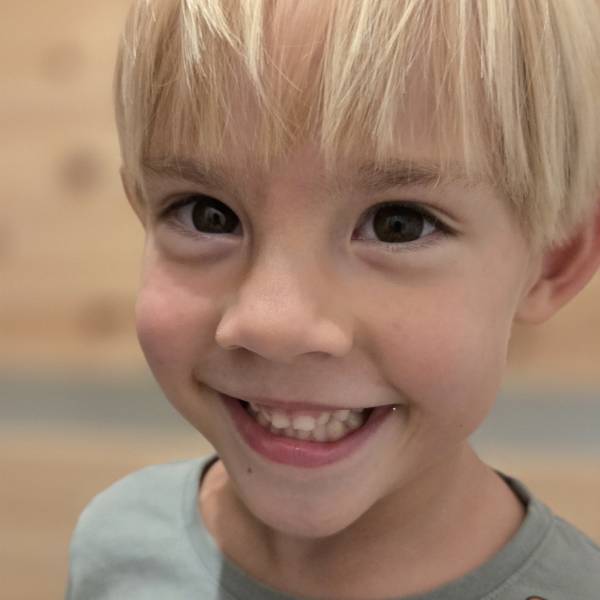 modelka s ID 040135ULHJ p017