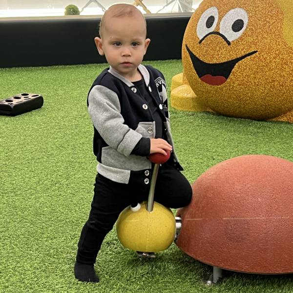 modelka s ID 04013V2JTF p018